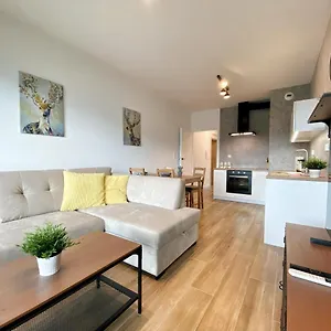 https://wygodne-mieszkania-przy-legnickiej-33.hotelswroclaw.com